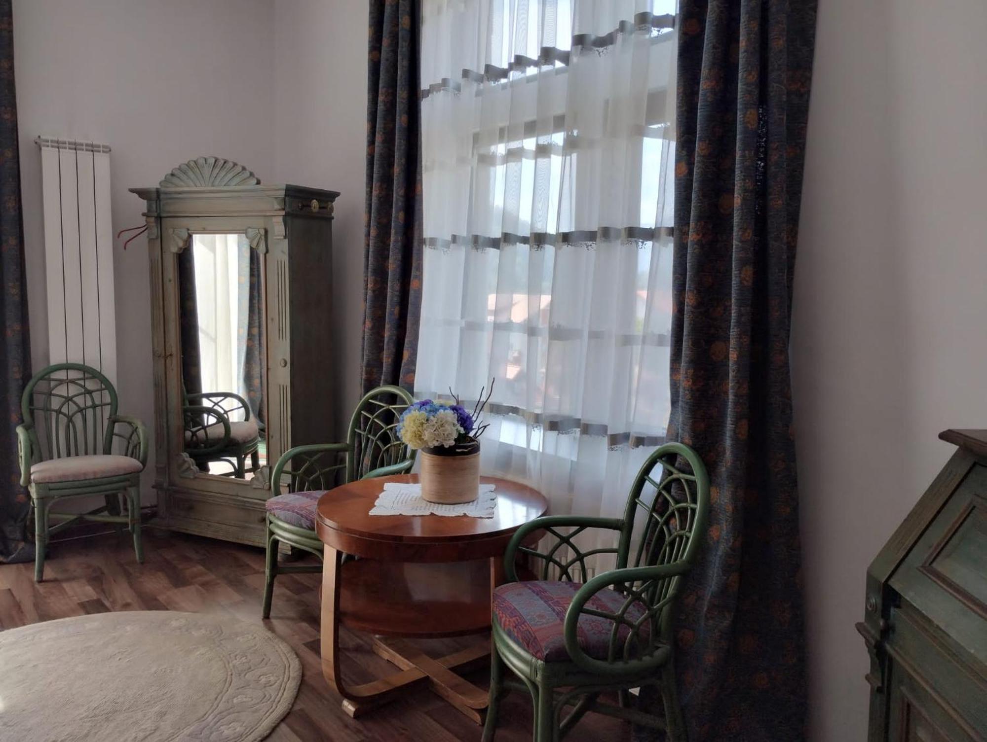 Il Piccolo Castello Buşteni Dış mekan fotoğraf