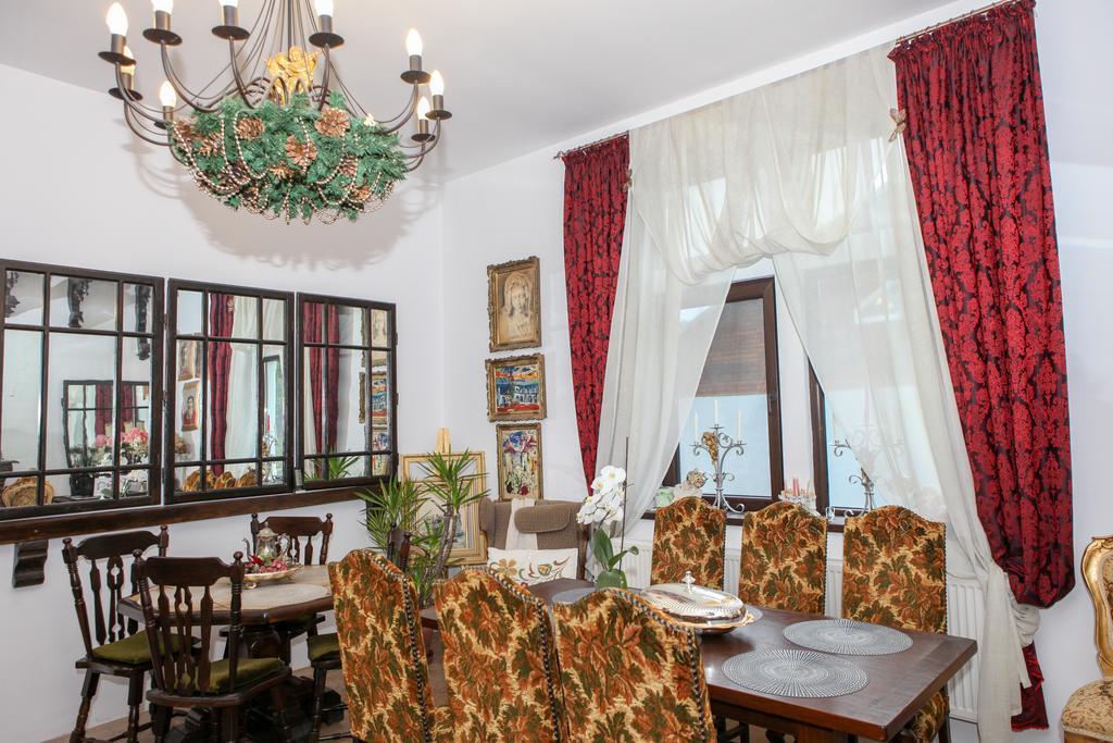 Il Piccolo Castello Buşteni Dış mekan fotoğraf